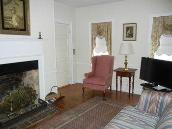 Wayside Inn Middletown Exterior photo