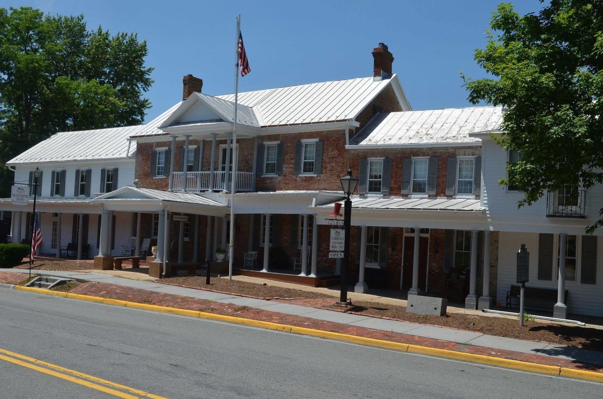 Wayside Inn Middletown Exterior photo
